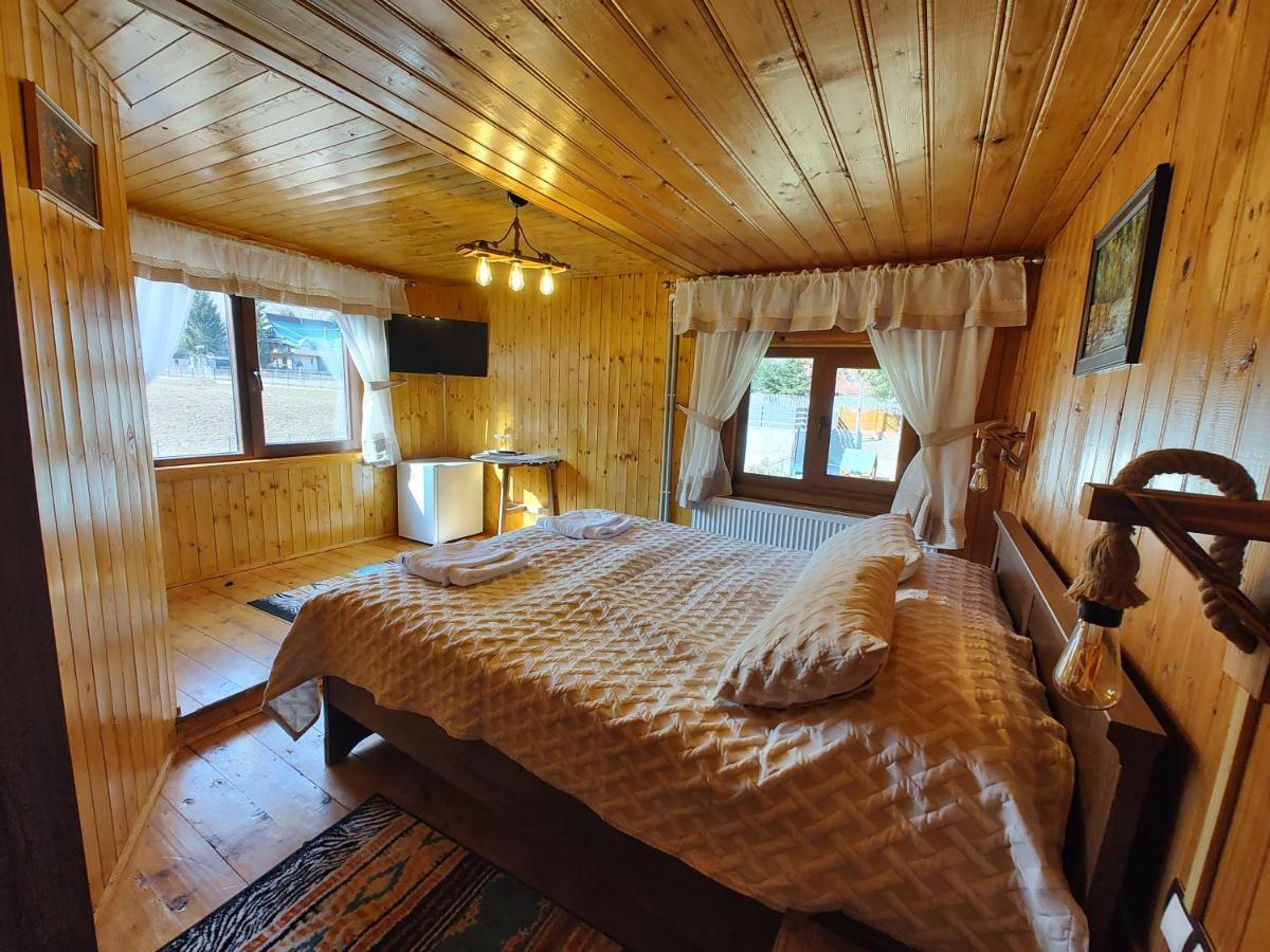 Sezatoarea Lupilor Villa Lepsa Bagian luar foto